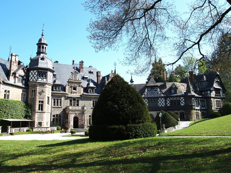 grass, history, sublime, outdoors, built structure, belief, nature, the past, lahn mountains, marburg, 2K, garden, lawn, tree, architecture, sky, no people