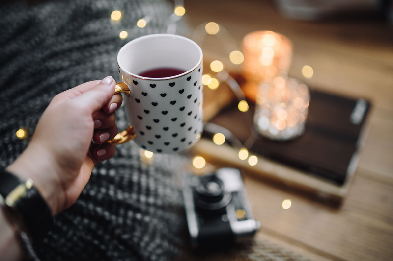 adults only, close-up, selective focus, drink, human Hand, analog, camera, fairy lights, drinking, human body part, heat - Temperature, refreshment, lifestyles
