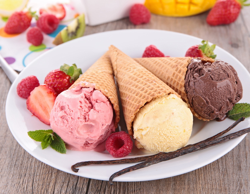 berry Fruit, temptation, frozen Yogurt, white, ready-to-eat, close-up, cone, ice, dessert, mint Leaf - Culinary, gelato, flavor, food, unhealthy eating
