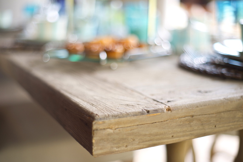 old, arrangement, business, wood, absence, texture, day, shallow, still life, backgrounds, timber, photo, close-up, table, seat, nobody, group of objects