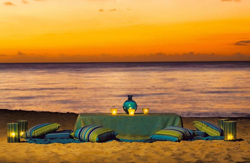 beach, table-for, dine, candlelight, romantic, sand, view, picnic, ocean, tropical, romance, sunset, ornage, food, 2K, skies, island