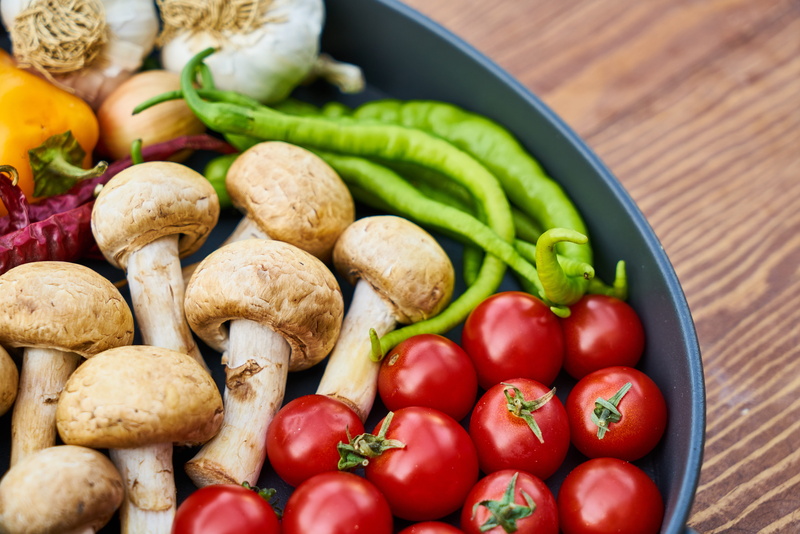 diet, cafe, mushroom, restaurant, vegetable, fruit, 5K, edible mushroom, black, pepper, vegetarian food, macro, backgrounds, garlic, fresh, food and drink