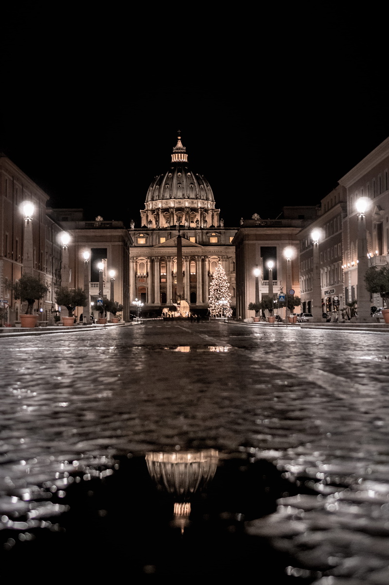 catholic, rome, built structure, building exterior, vatican, travel destinations, christmas, belief, dome, christian, waterfront, architecture, reflection