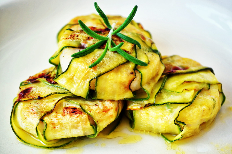 serving size, zucchini wraps, plated food, Zucchini, freshness, ready-to-eat, close-up, healthy, flat, food photography, dinner, no People, Wraps, food And Drink