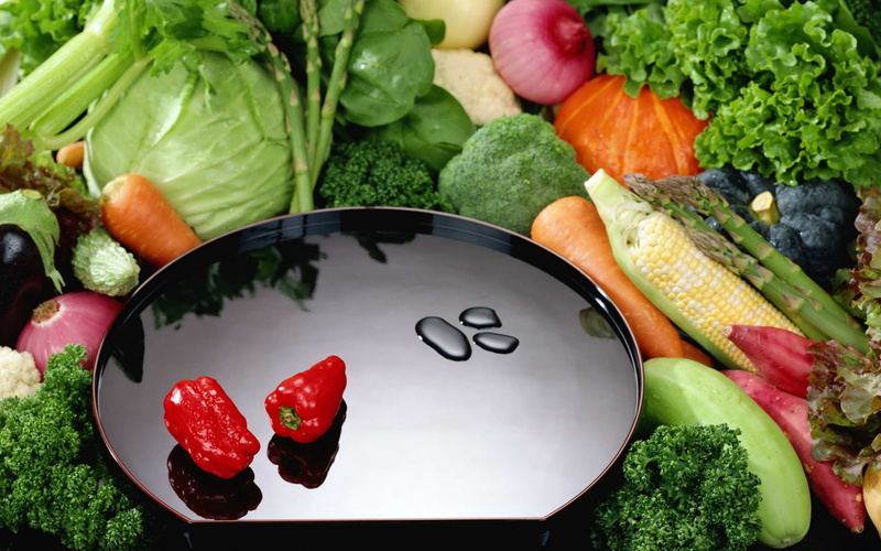 root vegetable, tomato, vegetables, healthy eating, vegetarian food, bell pepper, indoors, no people, choice, organic, pepper, wellbeing, food, freshness
