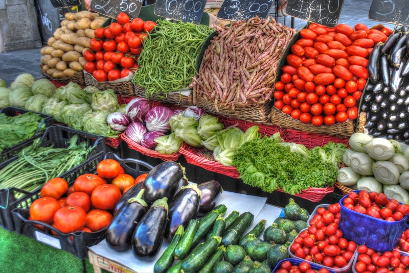 display, high angle view, selling, fennel, freshness, retail, for sale, organic, healthy Eating, root vegetable, lettuce, choice, tomatoes, market, large group of objects