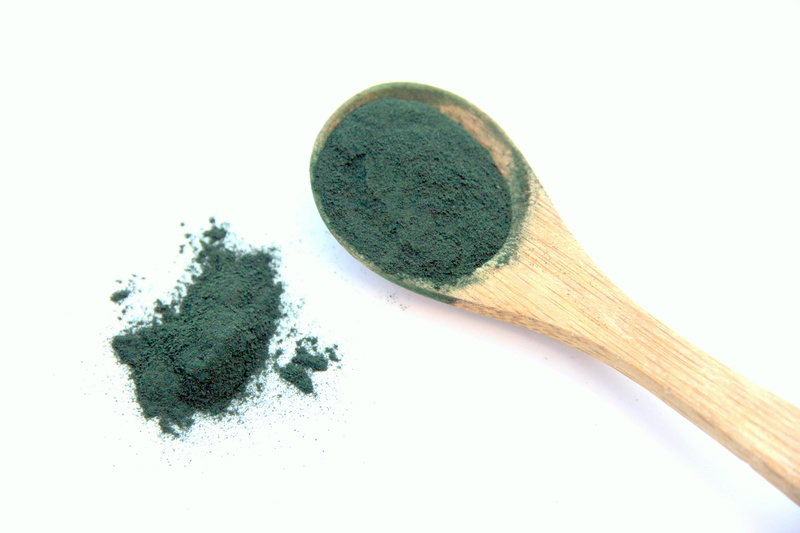 matcha tea, spoon, purity, indoors, spatula, equipment, beige, green, wooden spoon, make-up brush, no people, kitchen utensil, Alga, Vegetable Proteins