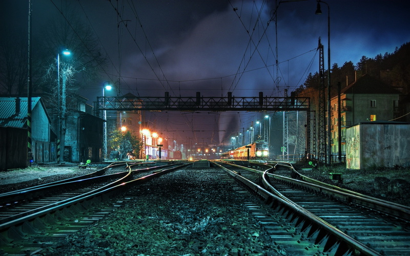 vehicles, no people, diminishing perspective, tracks, railroads, 2K, architecture, transportation, the way forward, vanishing point, outdoors, rail transportation