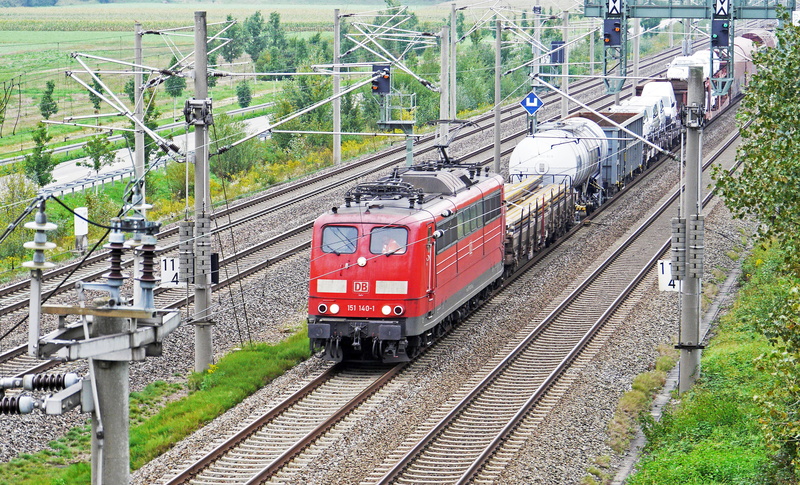 on the move, railroad station platform, signals, locomotive, connection point, station, outdoors, train - vehicle, 4K, arrival, viergleisig, international main line