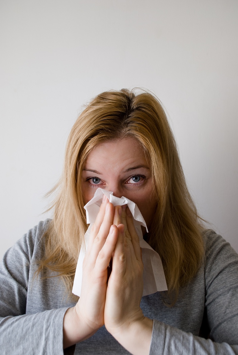 protection, model, flu, women, facial tissue, allergy, blond, healthcare, human body part, young adult, patient, paper, one person, blow, female, looking at camera