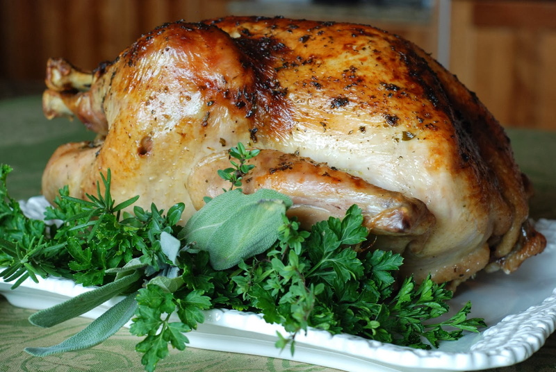 freshness, no People, healthy Eating, focus on foreground, barbecue, close-up, tray, white Meat, cooked, chicken, turkey brine recipe, herb, roasted, crockery