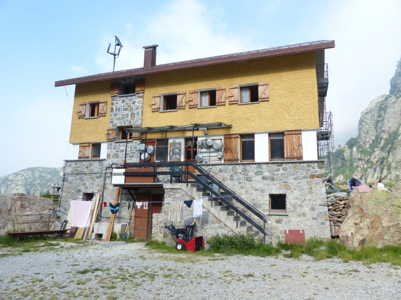 rifugio genova, village, day, hut, hiking tour, residential district, dav hut, accommodation, cai hut, 4K, Mountain Hut, landscape, genova figari refuge