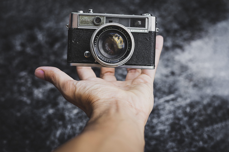 equipment, focus on foreground, vintage, camera, photography, photography themes, one person, paparazzi, outdoors, black, technology, focus, gray, obsolete