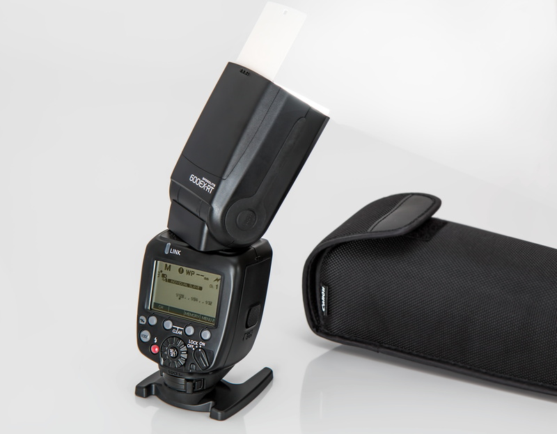 strobe, photographic equipment, camera - photographic equipment, communication, arts culture and entertainment, security, single object, technology, canon speedlite