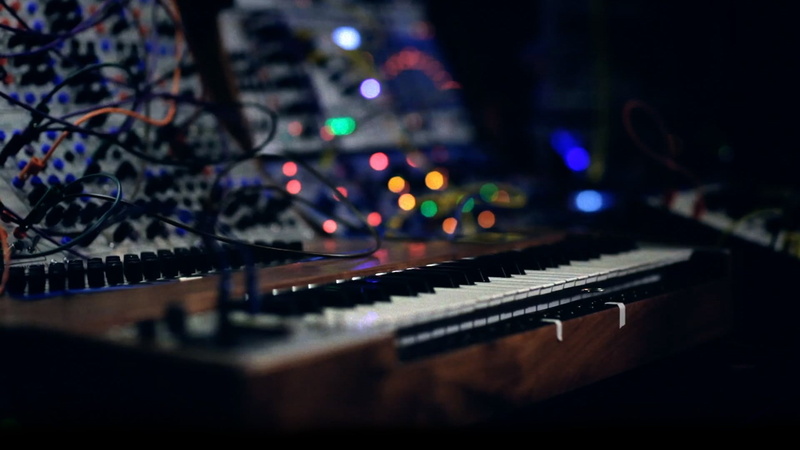 piano, dark, music, nightlife, multi colored, no people, selective focus, musical instrument, 1080P, performance, technology, night, illuminated, arts culture and entertainment