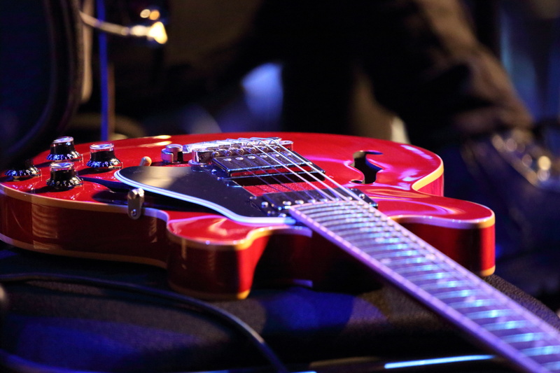 musical instrument, classic, nightlife, arts culture and entertainment, musical instrument string, close-up, string instrument, focus, event, focus on foreground