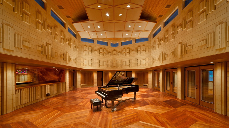 wood - material, hardwood, electric lamp, grand piano, music, seat, stage, musical equipment, no people, architecture, home interior, ceiling, classical style