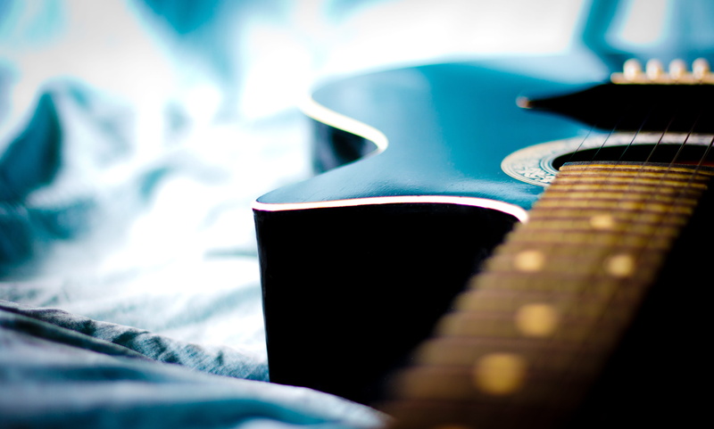 relaxation, strings, string instrument, connection, no people, blue, selective focus, arts culture and entertainment, singing, relax, still life, close-up