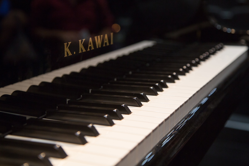 white color, keyboard, sound, piano Key, black color, playing, no people, pipe organ, close-up, musical Instrument, absence, entertainment, 5K, performance
