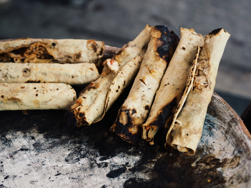 photography, barbecue, 4K, healthy eating, day, metal, dirty, meat, root vegetable, dirt, food and drink, selective focus, still life, freshness, focus on foreground
