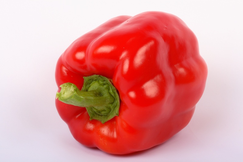 food, wellbeing, single object, white background, vegetable, studio shot, freshness, pepper, pepper - vegetable, still life, ripe, cut out, healthy eating