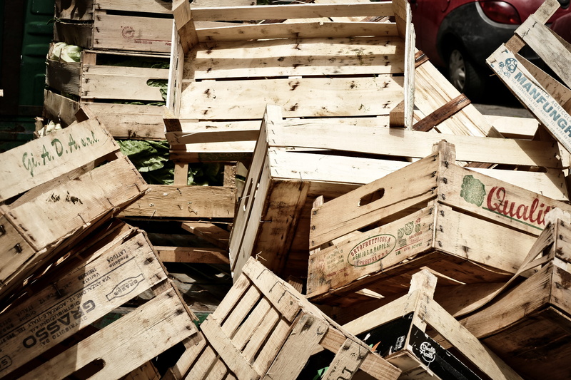damaged, wooden boxes, pollution, recycling, indoors, crate, the prevention of waste, choice, food, abundance, container, garbage, abandoned, business