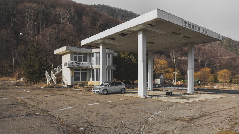 built structure, winter, cold, gtd, building exterior, gas, land vehicle, architecture, nature, day, 5K, tree, car, mkv, oituz, motor vehicle, gas station