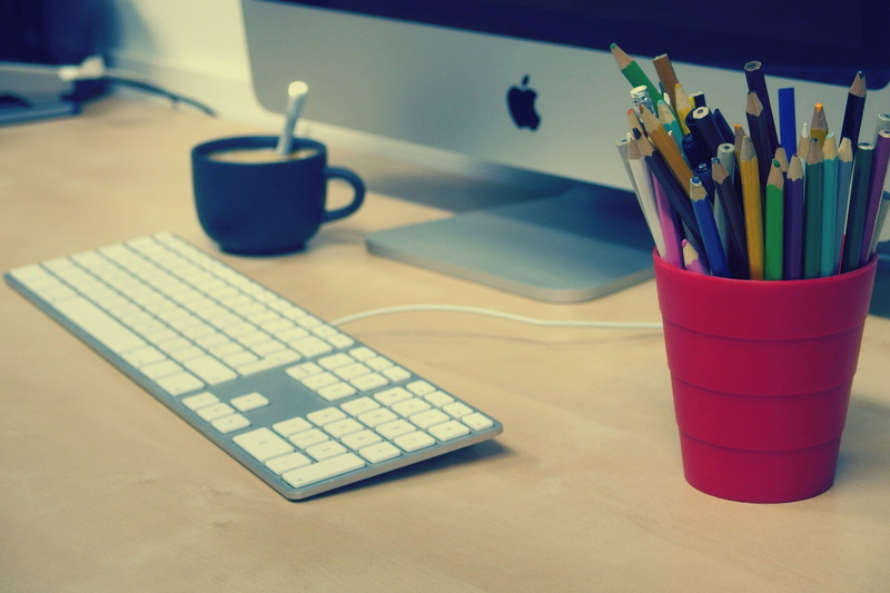 internet, pencils, color, computer, connection, technology, digital, screen, organization, ceramic, wireless technology, desk organizer, electronics, table
