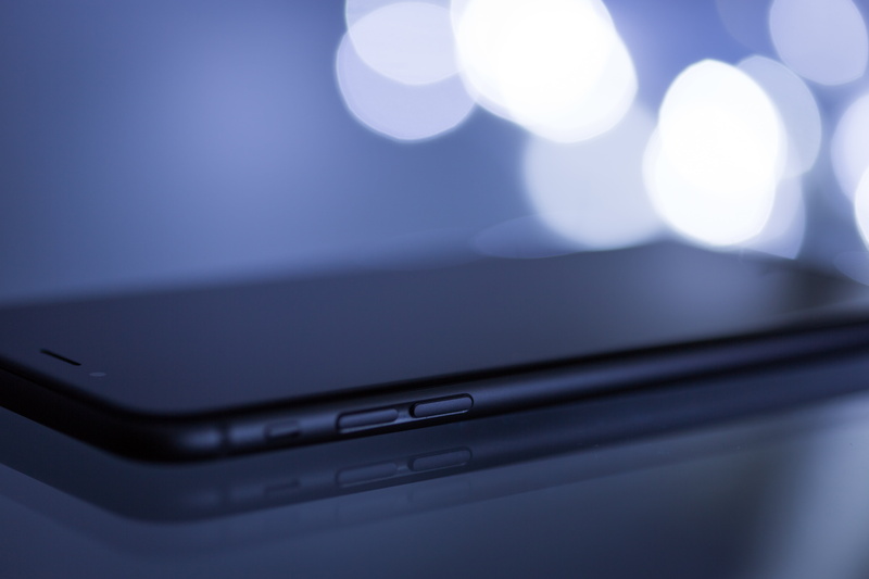turned, wireless technology, portable information device, bokeh, 5K, text, indoors, smart phone, light - natural phenomenon, phone, computer, electronic organizer