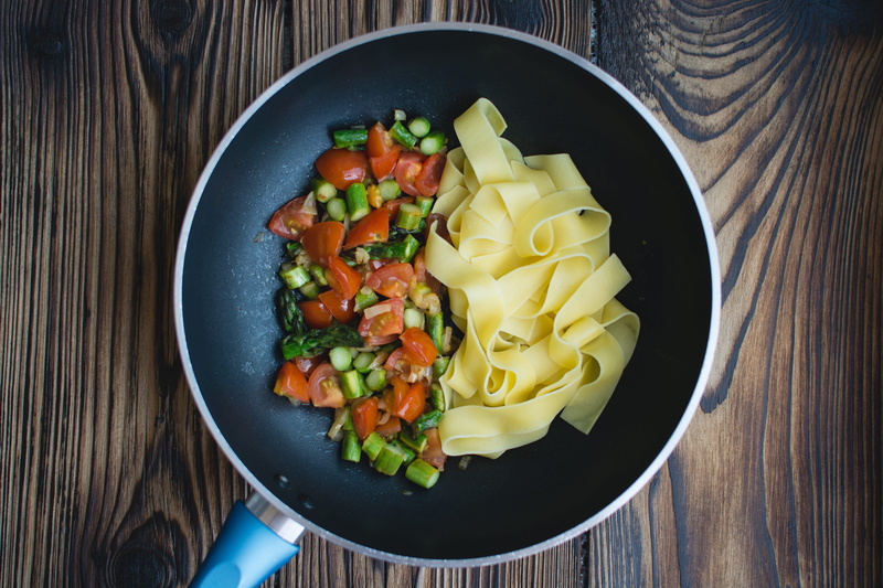 Healthy, fork, eating, preparation, Foodie, foodies feed, breakfast, hungry, wood - Material, healthy Eating, indoors, lunch, table, plate, pan, wellbeing