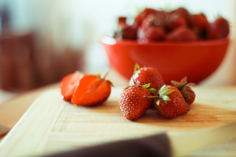 fruit, indoors, yummy, close-up, kitchen, berry fruit, focus on foreground, freshness, Ready, table, food And Drink, cooking, place mat, red, selective Focus