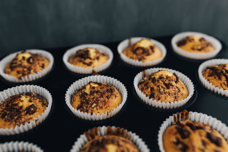 baked, snack, freshness, still life, tray, chocolate, indulgence, food And Drink, muffin, food, muffins, temptation, pastry, Homemade, chip, no People