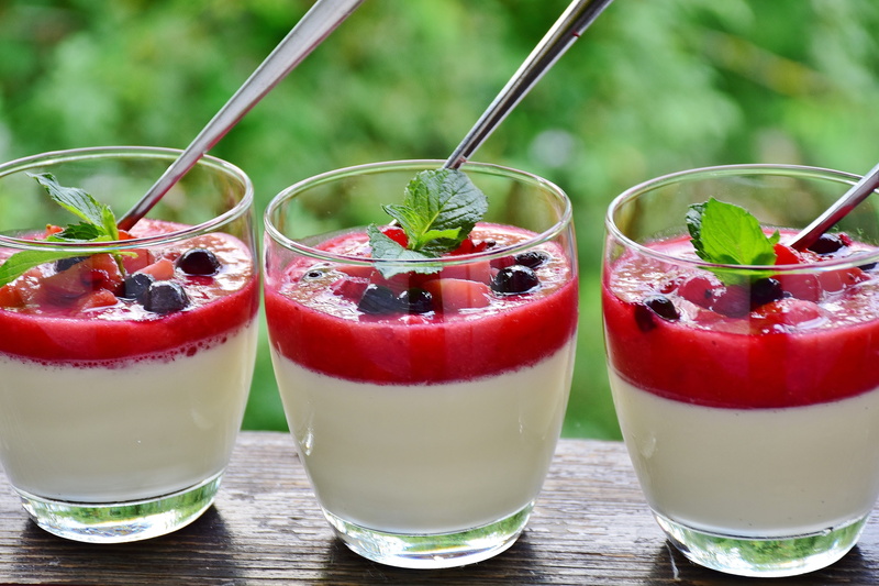 fruits, eat, juice, sugar, mint leaf - culinary, herb, drinking Glass, clear, three, summer, strawberry, sweet dish, glass, delicious, healthy Eating, dessert