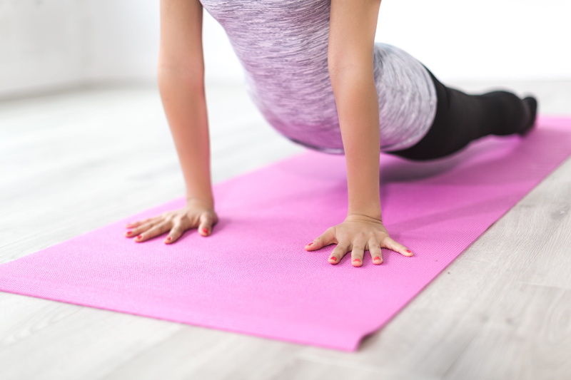 wellbeing, body conscious, exercise mat, lifestyle, practicing, healthy lifestyle, 5K, yoga, posture, leisure activity, stretching, effort, exercising