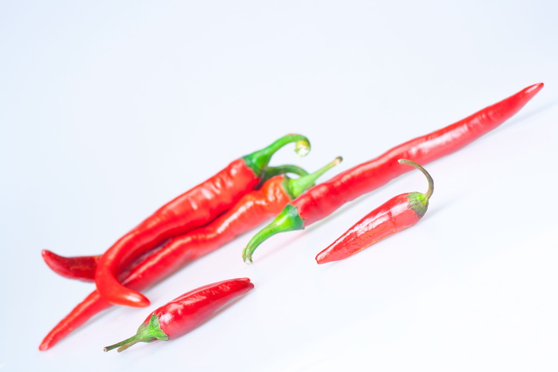nutrition, red chili pepper, paprica, slices, spice, jalapeno pepper, sweet, pepperoni, pepper - vegetable, studio, green, flavoring, plant, chili pepper