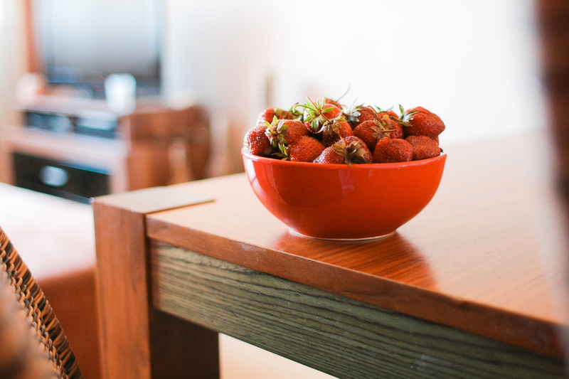 flower pot, food, wood - Material, hungry, healthy eating, on the Table, yummy, food And Drink, home Interior, freshness, sweet, table, 4K, focus on foreground