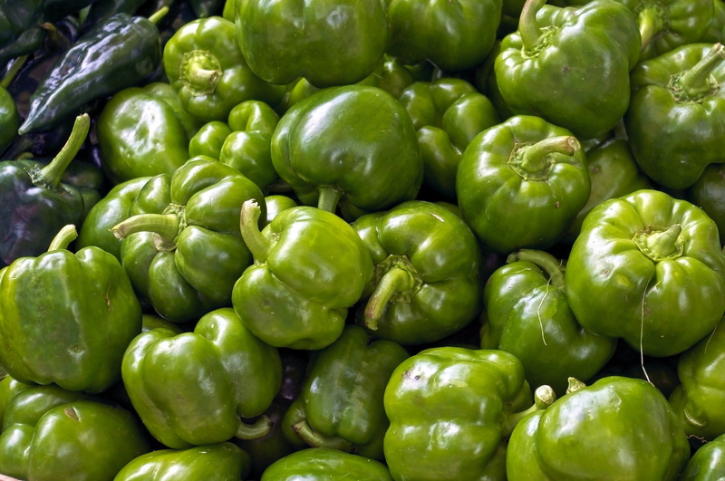 no people, madison, green color, raw, backgrounds, green, nutrition, produce, pepper, sale, freshness, wellbeing, food, market, 2K, ripe, vegetarian, bell pepper