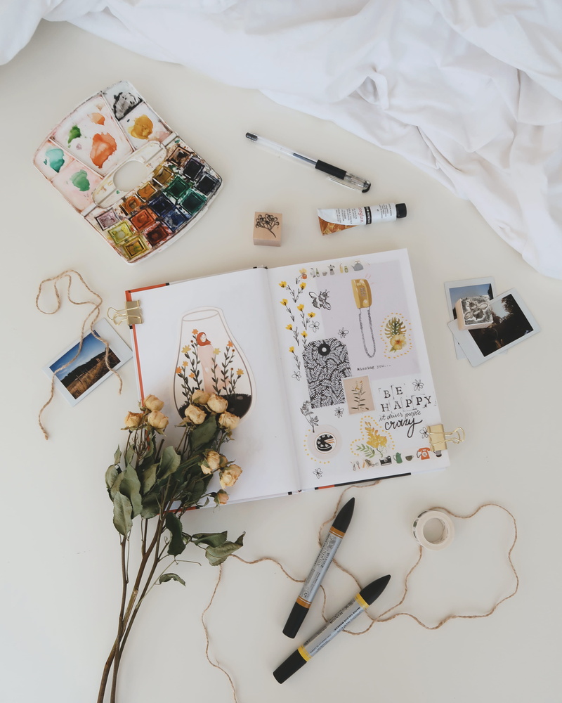 decoration, surface, hobbies, artist, equipment, white, business, photography, flatlay, bouquet, string, journal, paper, backgrounds, art, openbook, creative