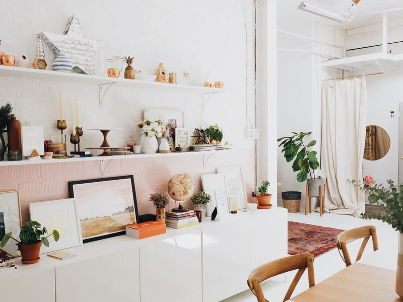 modern, design, shelf, no people, pink, domestic room, 1080P, floating, home, home interior, wooden, chair, decors, room, house, arrangement, shelves