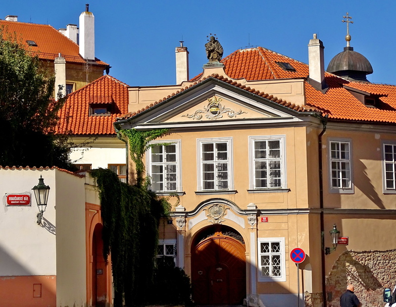 prague castle, architecture, nature, historically, clear sky, moldova, historical city, outdoors, no people, house, street, sunlight, built structure, window