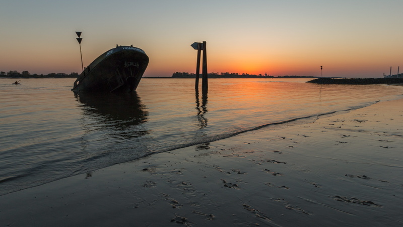 container ship, tranquil scene, tranquility, freighter, reflection, elbe, beauty in nature, 5K, outdoors, port city, nature, blankenese, low tide, wood