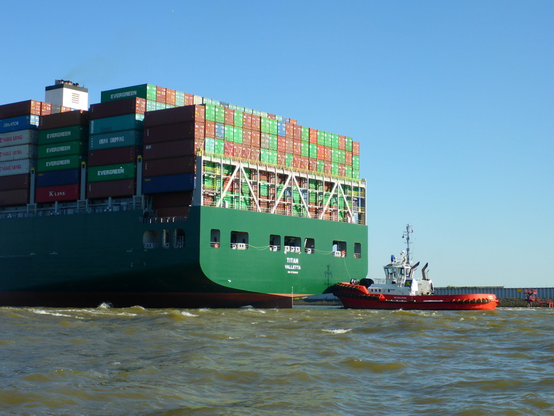 elbe, frachtschiff, water, clear sky, nature, envelope, no people, port city, trade in goods, hamburg port, tug, maritime, freight transportation, architecture