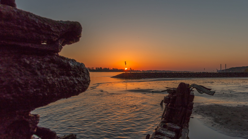 nature, sea, ship wreck, scenics - nature, frachtschiff, lights, port city, sun, germany, old, water, sky, blankenese, wreck, built structure, guidance