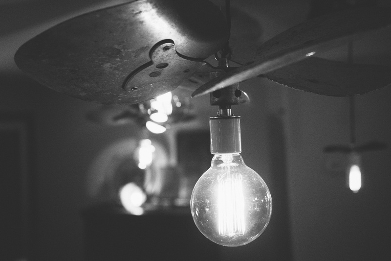 container, idea, lamp, glowing, shine, electric lamp, light bulb, lightbulb, technology, energy, focus on foreground, 2K, no people, glass, electricity