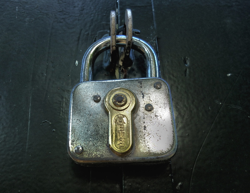 close-up, safety, number, safeguard, security, day, 4K, metal, lock, old, closed, technology, connection, hanging, protection, still life, access, entrance