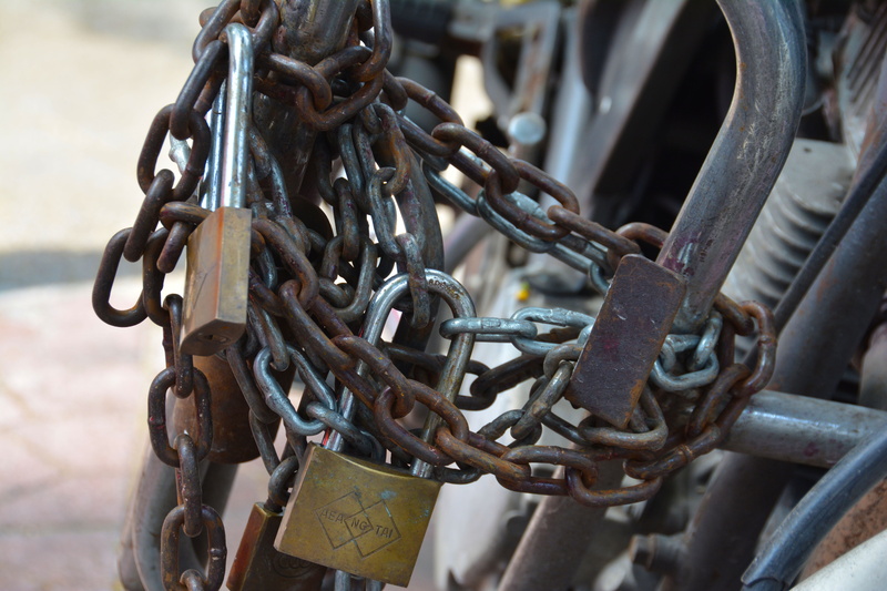 no people, nature, padlock, old, closed, safety, outdoors, focus on foreground, hanging, locked, selective focus, protect, 5K, crime, secure, sunlight
