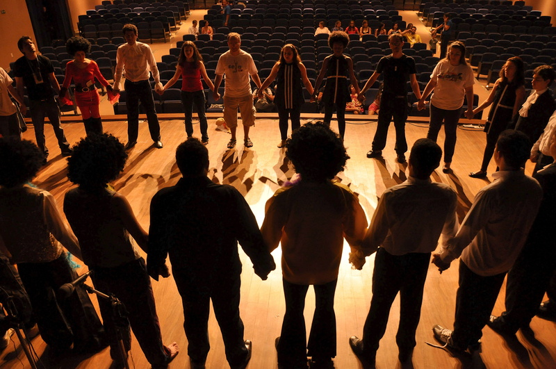 4K, dance, looking, middleman, silhouette, drugs, circle, scene, art, music, audience, group, large group of people, lifestyles, sport, women, union, men
