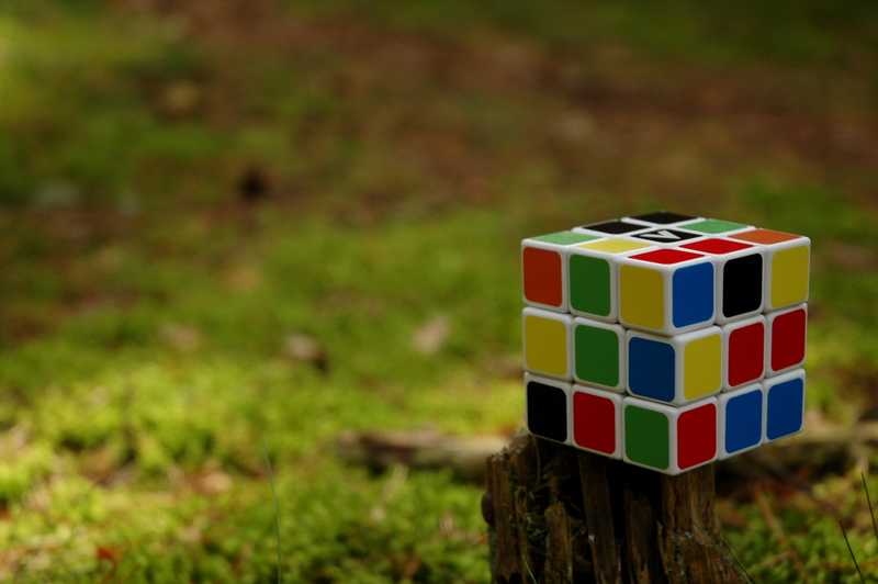 colors, arts culture and entertainment, target, strategy, cube, rubiks cube, outdoors, game, success, risk, grass, geometric shape, multi colored, competition