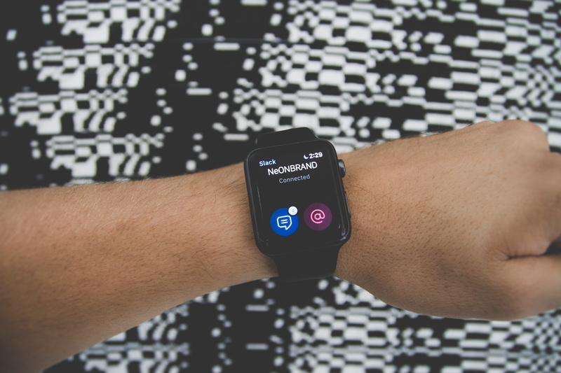 las vegas, tech, 5K, indoors, apple watch, lifestyles, wearable computer, western script, close-up, real people, watch, app, one person, human hand, technology