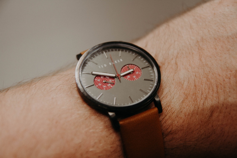 human limb, accuracy, wrist watch, las vegas, accessory, united states, finger, person, clock, wrist, close-up, one person, wristwatch, clock face, chrono